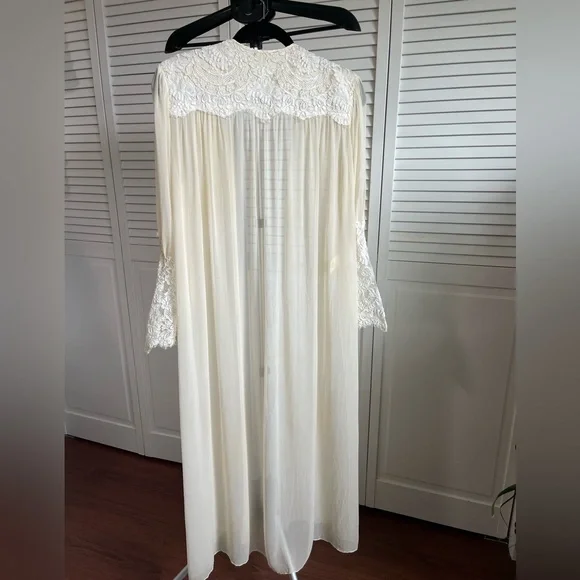 Vintage 100% silk lace wedding sheer robe victoria’s Secret original one size - Picture 5 of 16